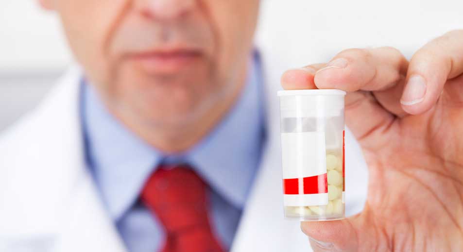 Chi c'è dietro il complotto delle case farmaceutiche?